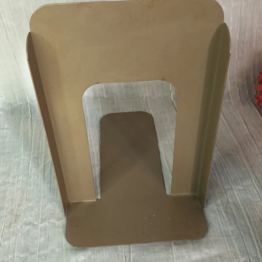 Lot 3 metal book ends black & beige & large metal wire mesh filing storage box